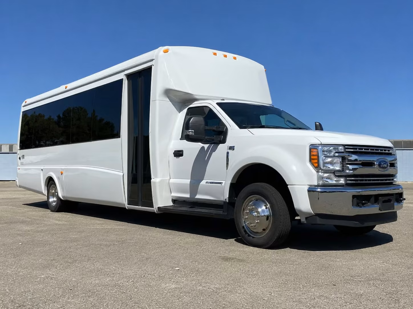 18 passenger minibus